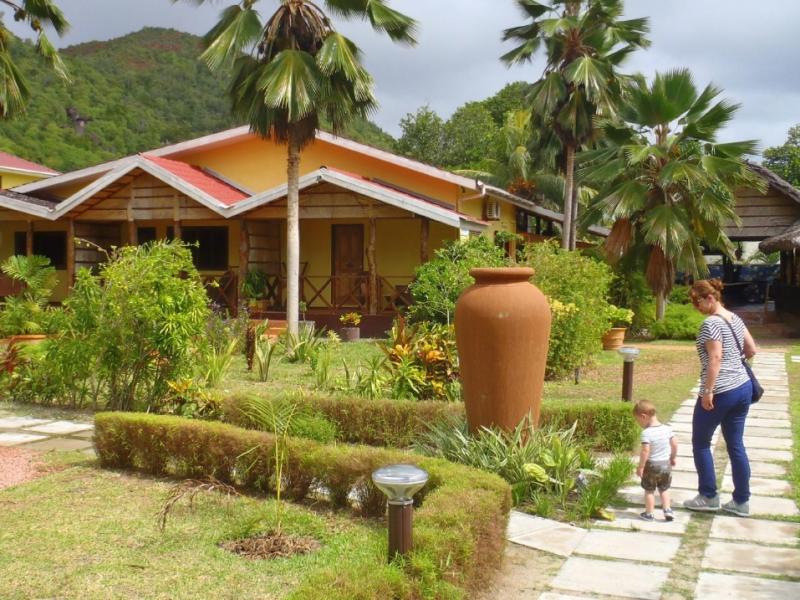 Les Lauriers Eco Hotel & Restaurant