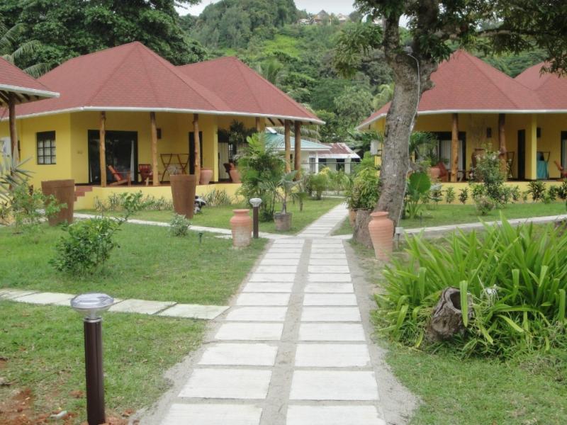 Les Lauriers Eco Hotel & Restaurant