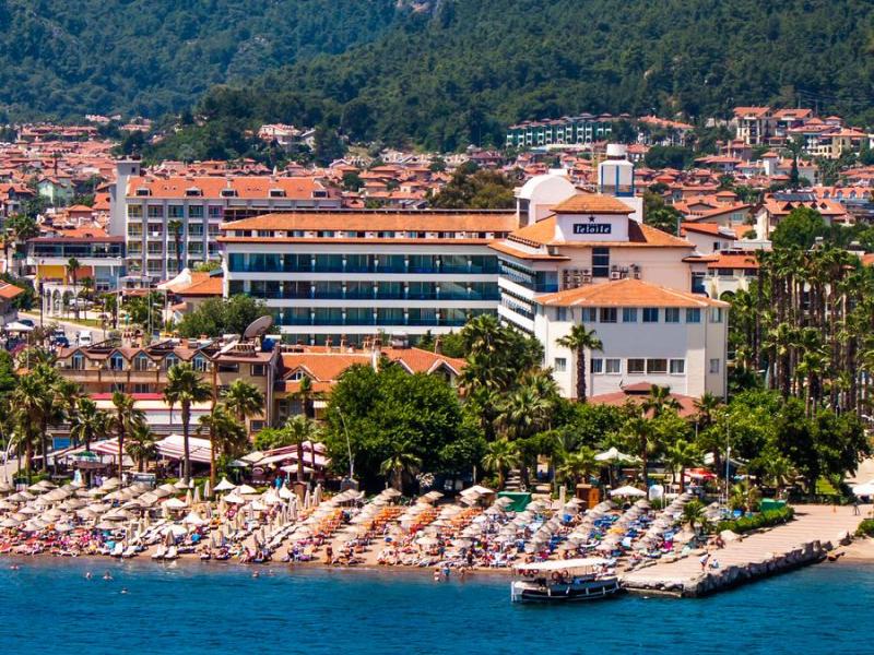 L’etoile Beach Hotel