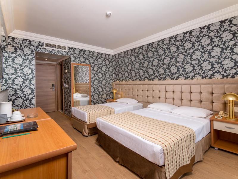 L’etoile Beach Hotel