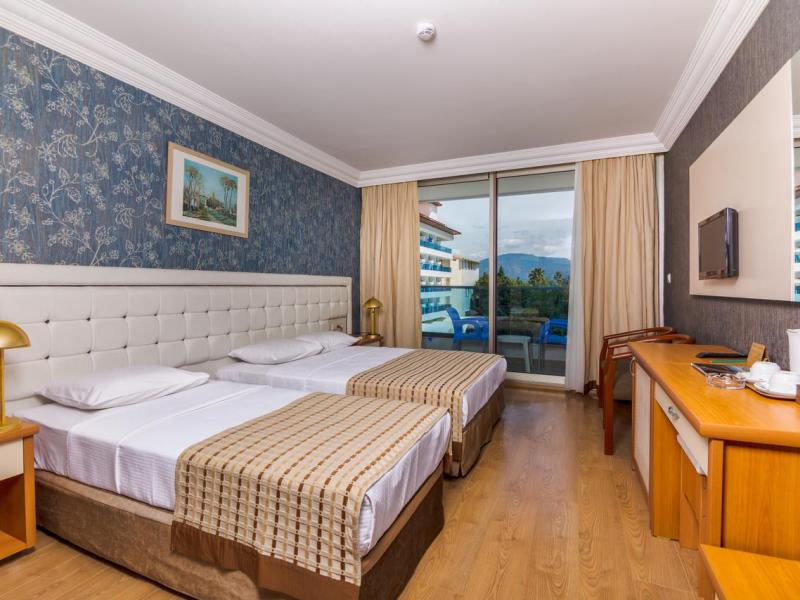 L’etoile Beach Hotel