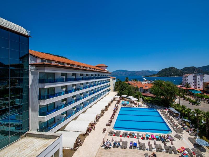 L’etoile Beach Hotel