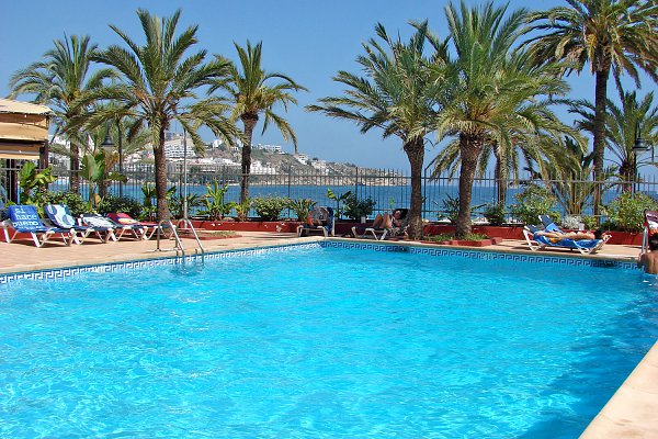 Lido Apartments