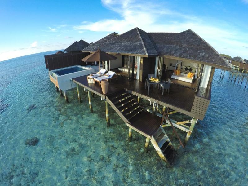 Lily Beach Resort & Spa at Huvahendhoo