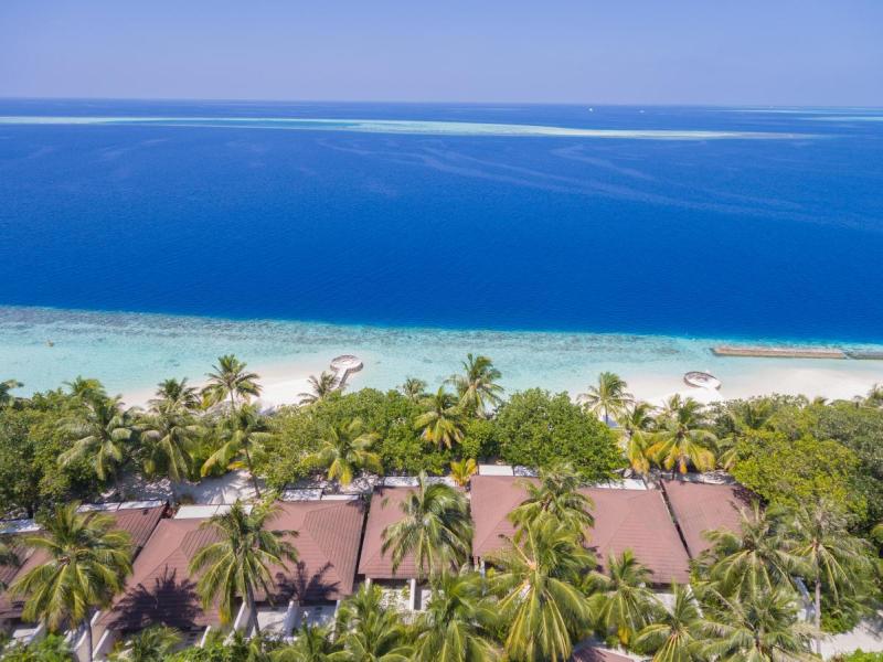 Lily Beach Resort & Spa at Huvahendhoo