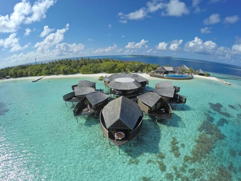 Lily Beach Resort & Spa at Huvahendhoo