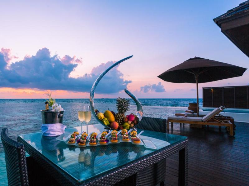 Lily Beach Resort & Spa at Huvahendhoo