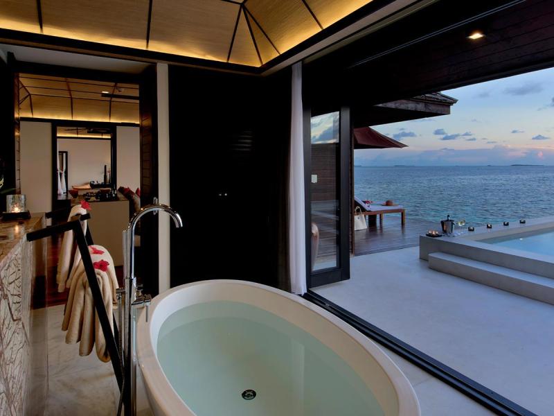 Lily Beach Resort & Spa at Huvahendhoo