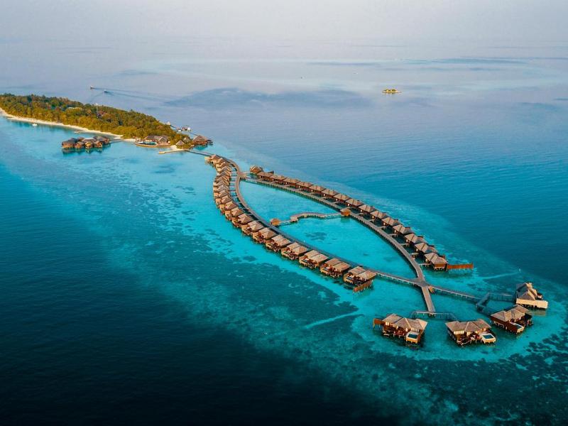 Lily Beach Resort & Spa at Huvahendhoo