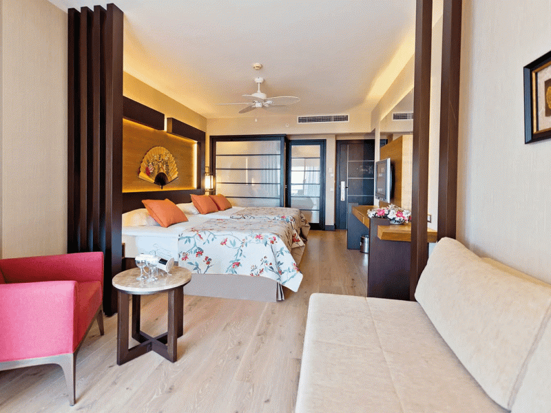 Limak Lara De Luxe Hotel & Resort