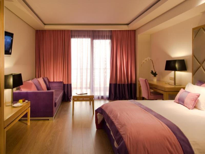 Limneon Golden Resort & SPA