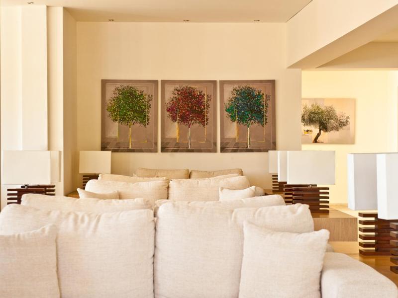 Lindos White Hotel & Suites
