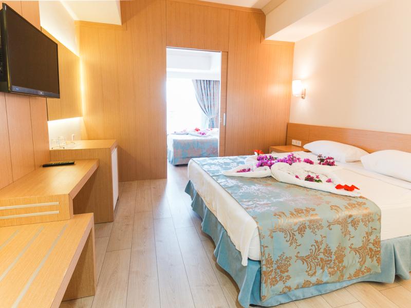 L'Oceanica Beach Resort Hotel