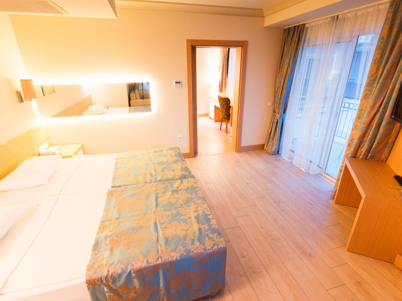 L'Oceanica Beach Resort Hotel