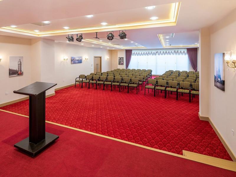 L'Oceanica Beach Resort Hotel