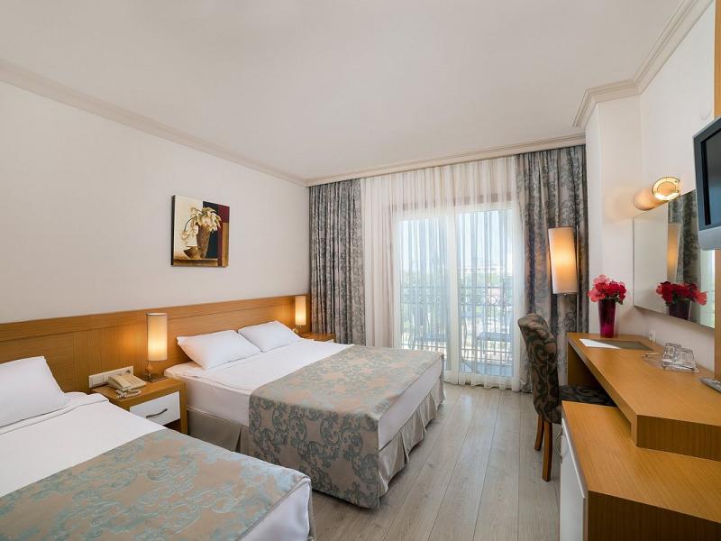 L'Oceanica Beach Resort Hotel