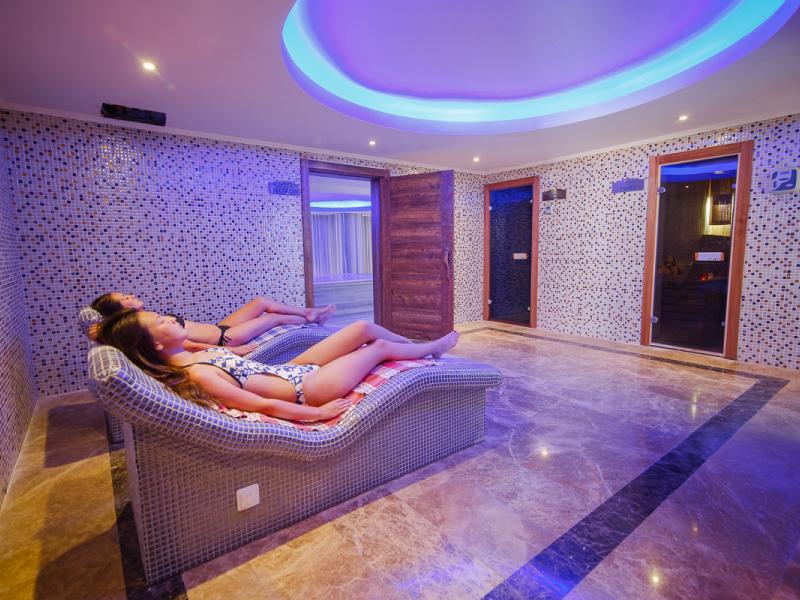 L'Oceanica Beach Resort Hotel