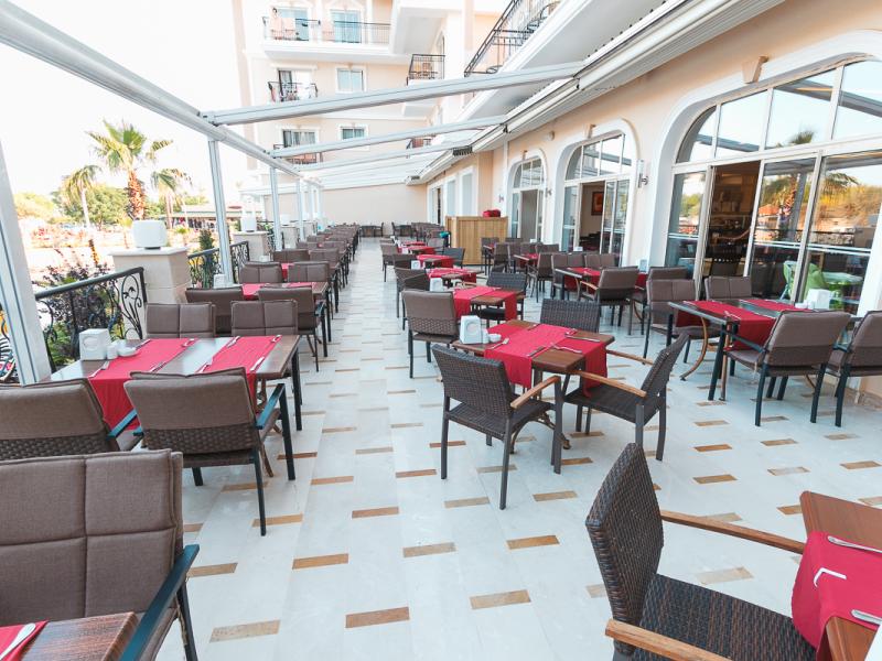 L'Oceanica Beach Resort Hotel