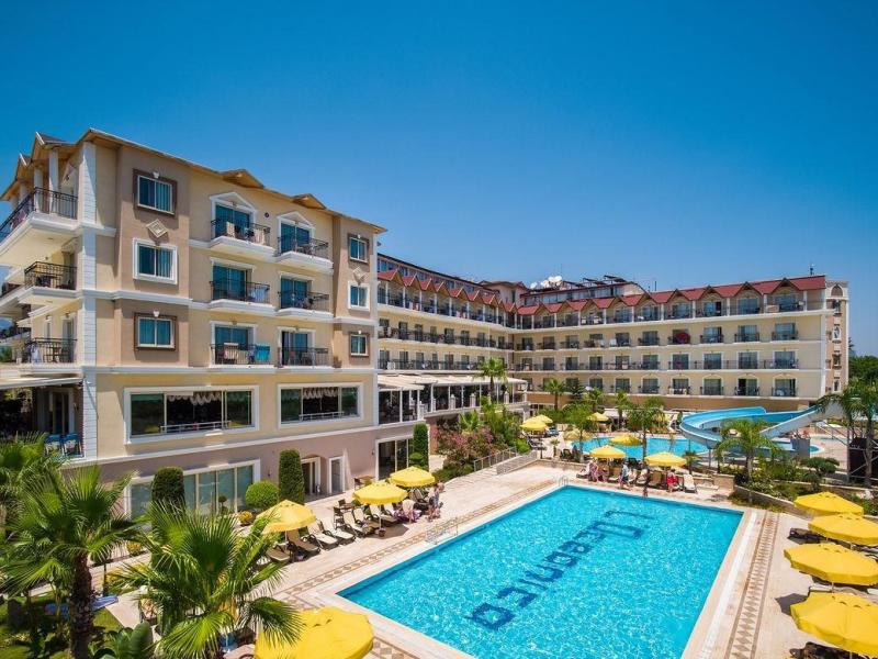 L'Oceanica Beach Resort Hotel