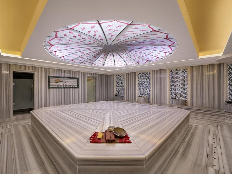 L'Oceanica Beach Resort Hotel