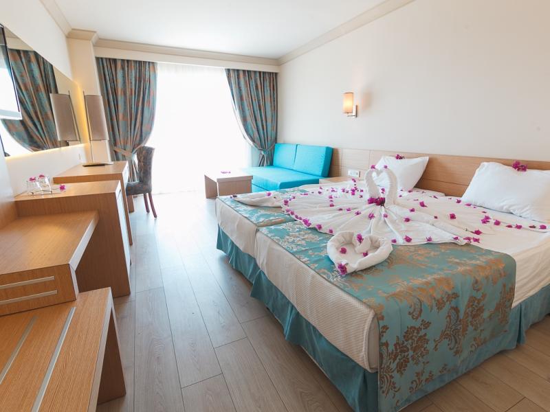 L'Oceanica Beach Resort Hotel