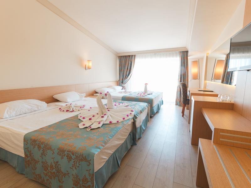 L'Oceanica Beach Resort Hotel