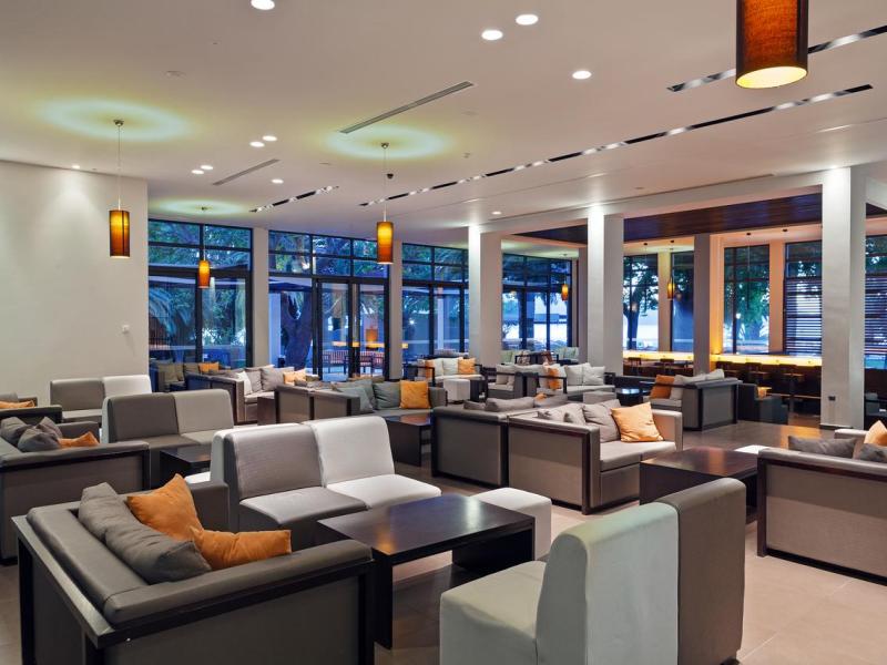 Long Beach Hotel & Resort