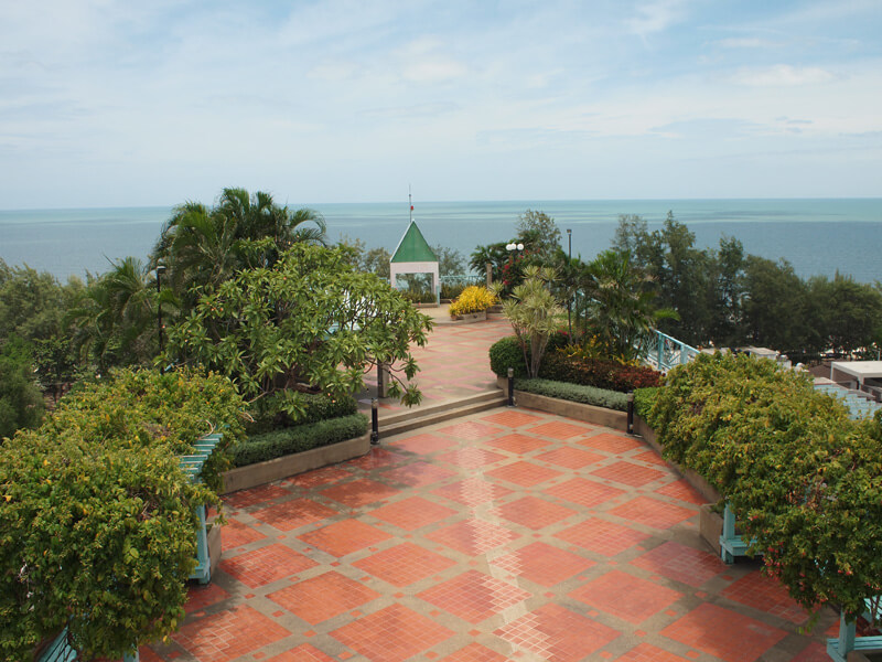 Long Beach Cha-am Hotel