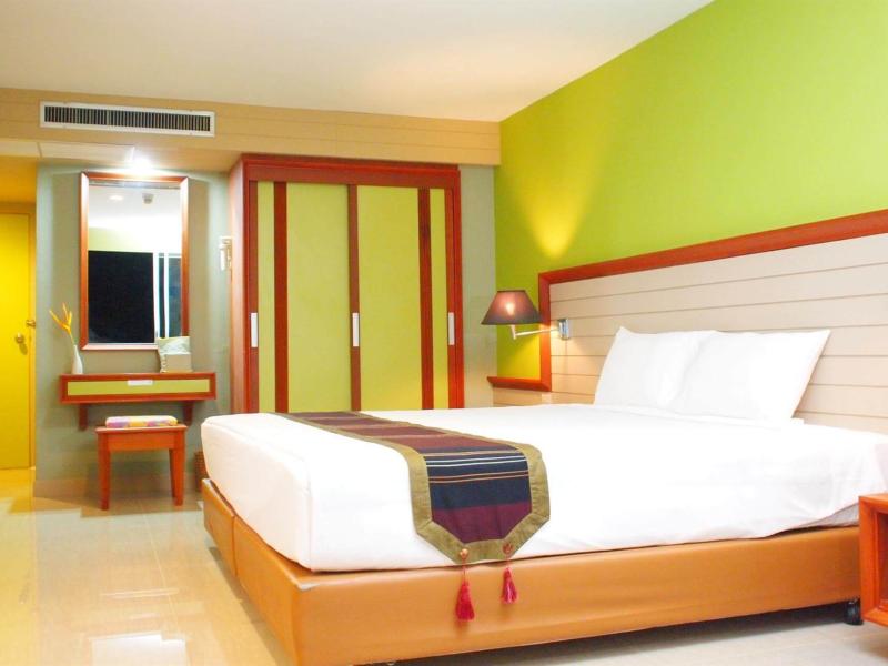 Long Beach Cha-am Hotel