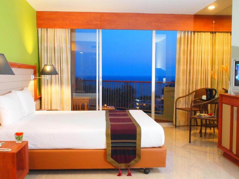 Long Beach Cha-am Hotel