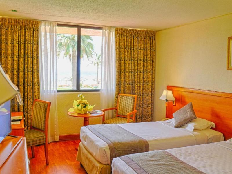 Lou Lou a Beach Resort