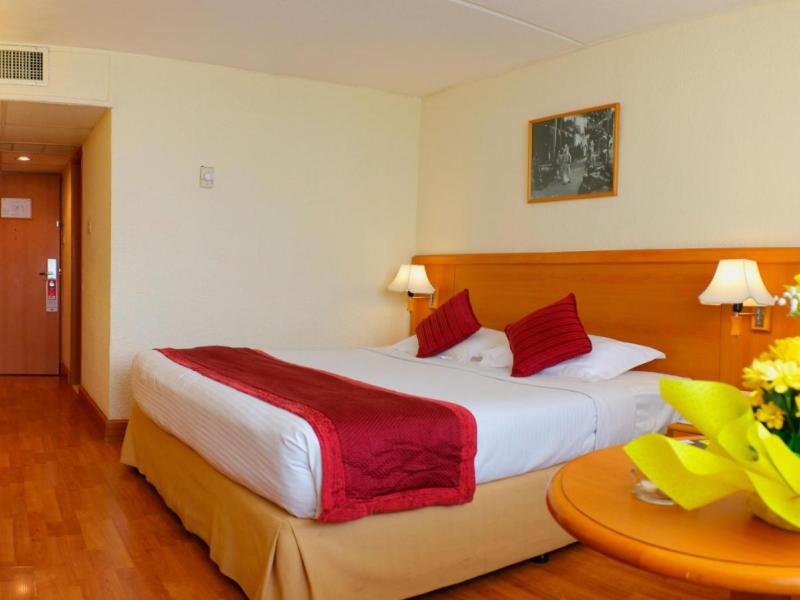 Lou Lou a Beach Resort