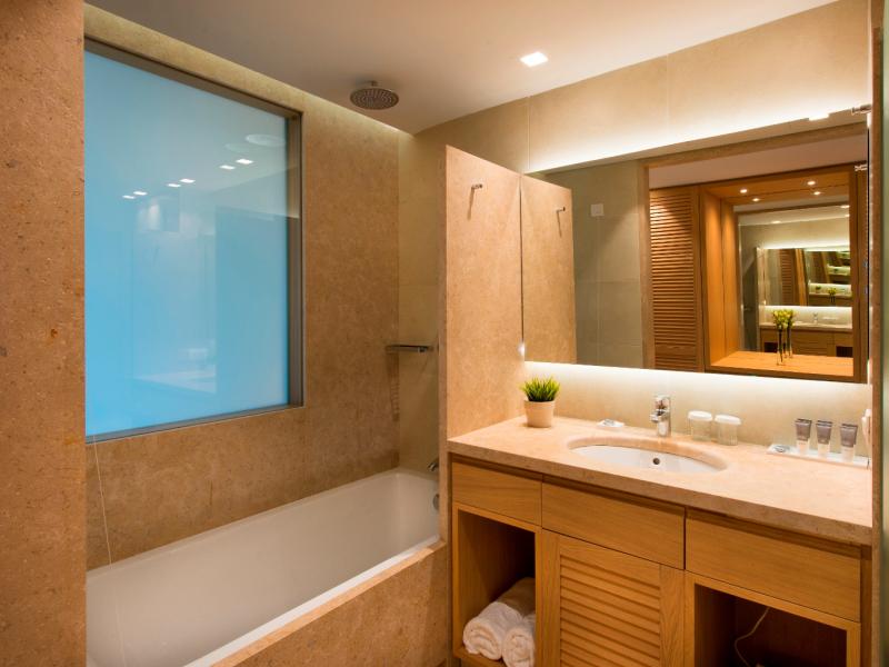 Amada Colossos Resort