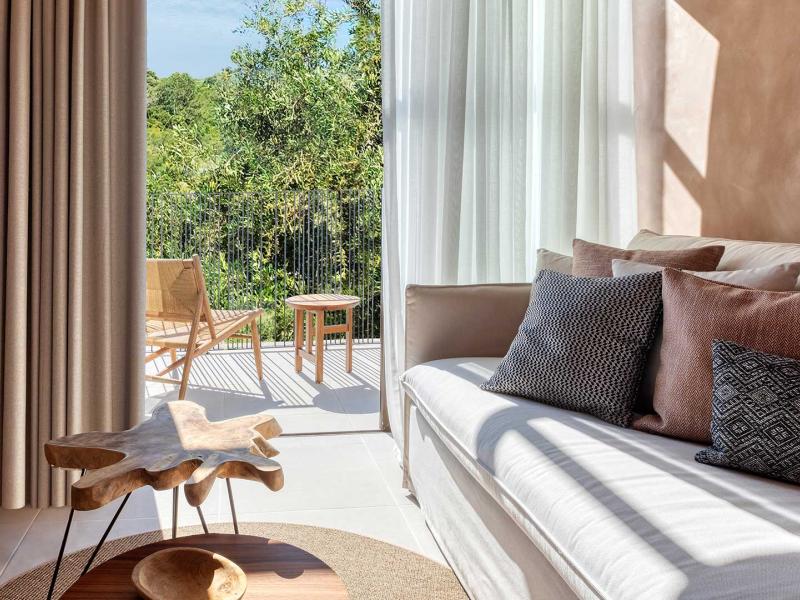 Domes of Corfu, Autograph Collection