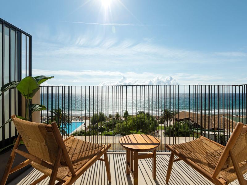 Domes of Corfu, Autograph Collection