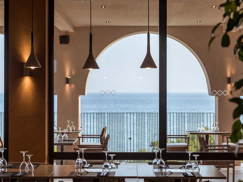 Domes of Corfu, Autograph Collection