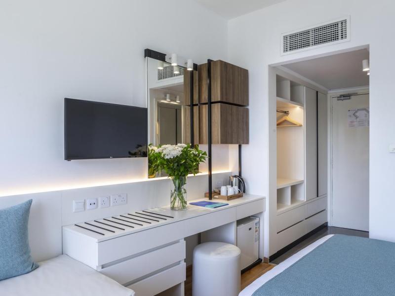 Louis Phaethon Beach