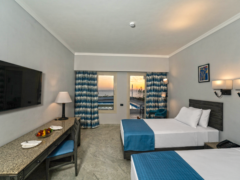 Invidia Coral Beach Tiran