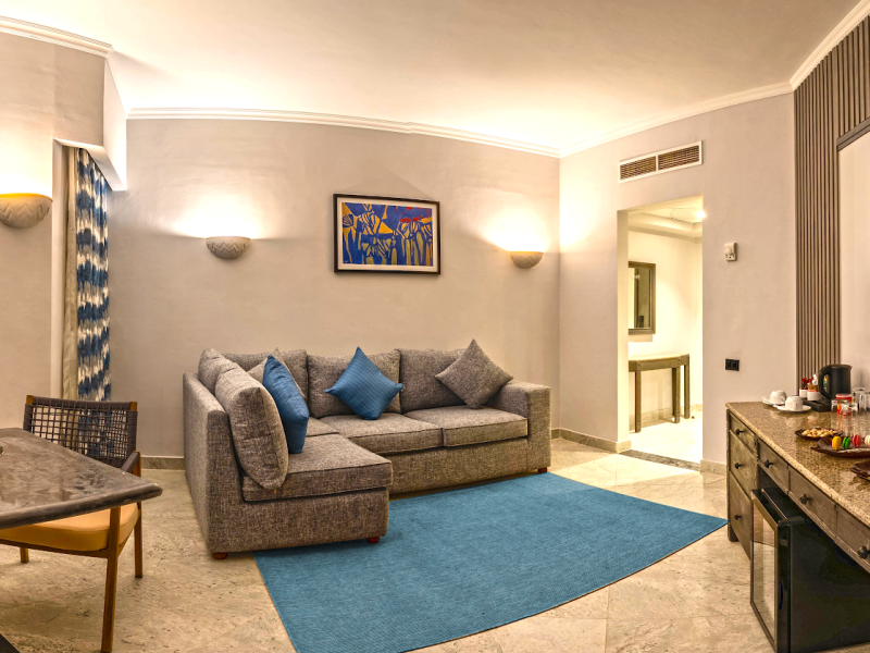 Invidia Coral Beach Tiran