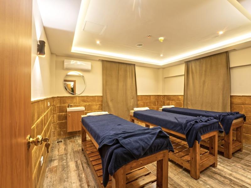 Invidia Coral Beach Tiran