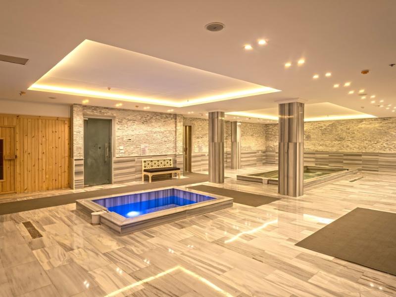 Invidia Coral Beach Tiran