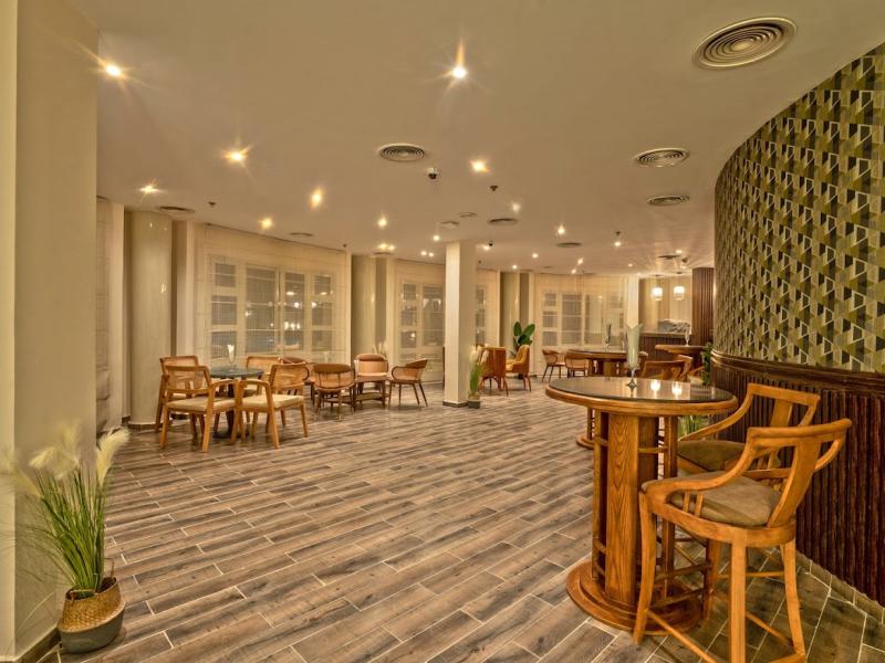 Invidia Coral Beach Tiran