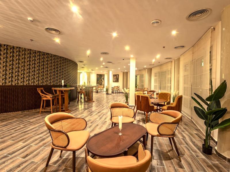 Invidia Coral Beach Tiran