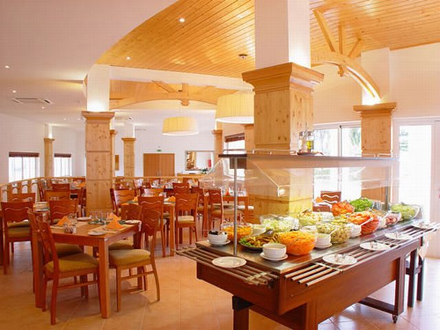 Luz Bay Beach & Sun Club