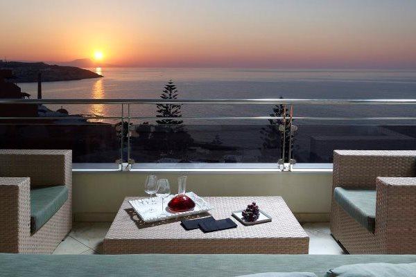 Macaris Suites & Spa