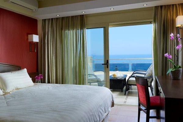 Macaris Suites & Spa