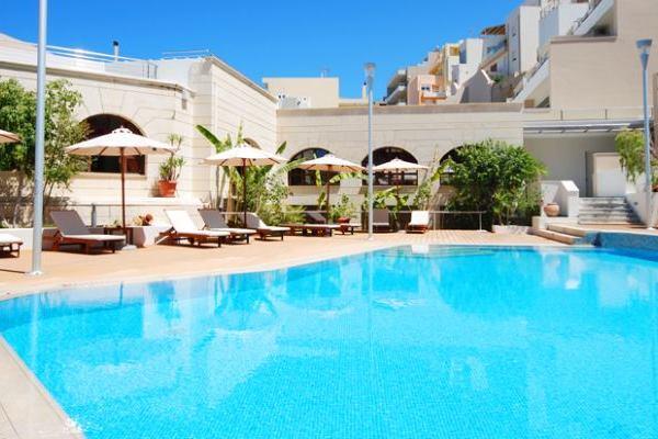 Macaris Suites & Spa