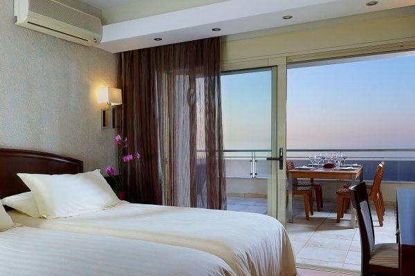 Macaris Suites & Spa