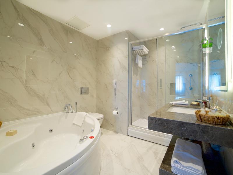 Ramada By Wyndham Istanbul Taksim