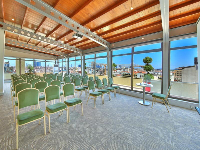 Ramada By Wyndham Istanbul Taksim
